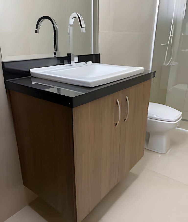 Habitação ampla com 4 camas e cozinha equipada